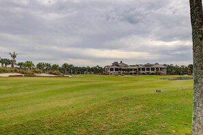 Casa, varias camas (Two-Bedroom Apartment) | Golf