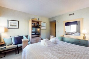 House, 1 Queen Bed with Sofa bed (Two-Bedroom Apartment) - Two-bedroom Apartment (Hilton Head Island)