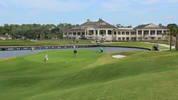 House, 1 Queen Bed with Sofa bed (Two-Bedroom Apartment) | Golf