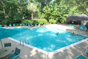 House, 1 Queen Bed with Sofa bed (Two-Bedroom Apartment) | Outdoor pool