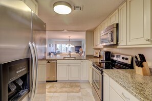 House, Multiple Beds (Two-Bedroom Apartment) | Private kitchen