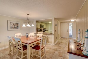 House, Multiple Beds (Two-Bedroom Apartment) | Dining