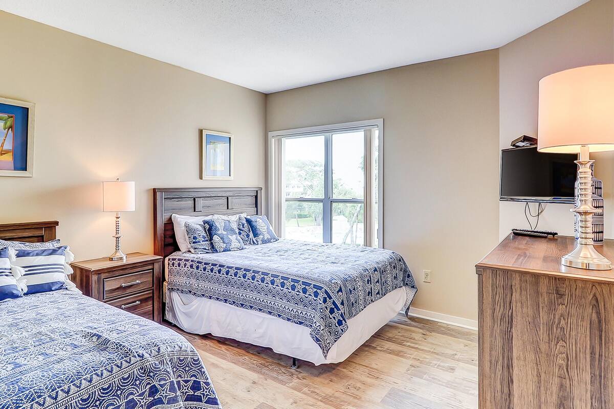 House, 1 King Bed with Sofa bed (Two-Bedroom Apartment)