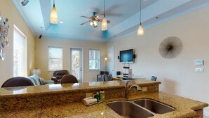 House, Multiple Beds (Two-Bedroom Apartment) | Private kitchen - Two-bedroom Apartment (South Padre Island)