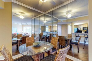 Hus - 1 kingsize-säng med bäddsoffa (One-Bedroom Apartment) | Matservice på rummet