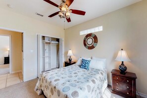 House, Multiple Beds (Three-Bedroom Apartment) - Three-bedroom Apartment (South Padre Island)