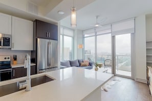 Talo, useita sänkyjä (Two-Bedroom Apartment) | Yksityinen keittiö