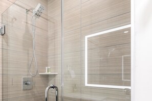 House, Multiple Beds (Two-Bedroom Apartment) | Bathroom shower