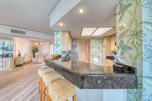 House, Multiple Beds (Three-Bedroom Apartment) | Private kitchen