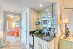 House, Multiple Beds (Three-Bedroom Apartment)