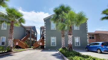 Rumah, Beberapa Tempat Tidur (Two-Bedroom Apartment) | Eksterior