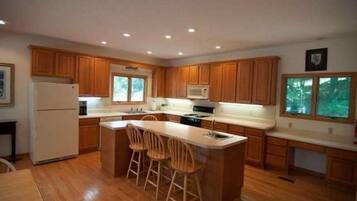 獨棟房屋 | 私人廚房 | 洗碗機、餐桌