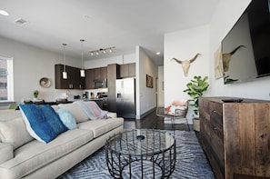Living area - One-bedroom Apartment (Dallas)