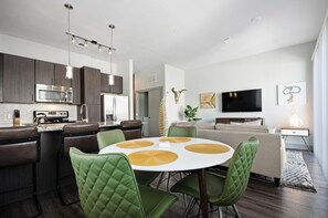 Private kitchen - One-bedroom Apartment (Dallas)