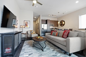 House, Multiple Beds (One-Bedroom Apartment) - One-bedroom Apartment (Dallas)