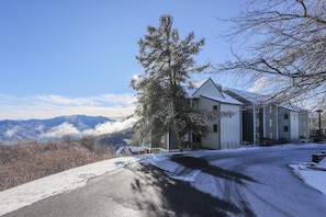 House, Multiple Beds (Two-Bedroom Apartment) | Exterior - Studio (Sevierville)