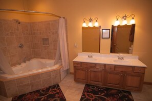 House | Bathroom | Jetted tub
