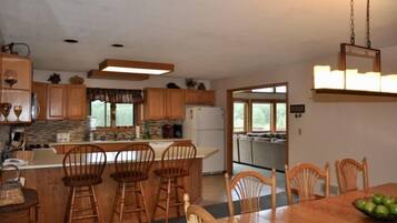 House | Private kitchen | Fridge, microwave, oven, stovetop