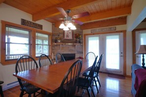 Private kitchen - Horseshoe Lodge (Davis)