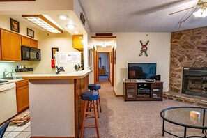 Hus | 2 soverom, skrivebord, wi-fi (inkludert) og sengetøy