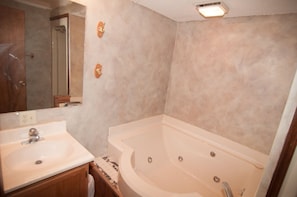 Bathroom - Slopeside Condo D102 (Davis)