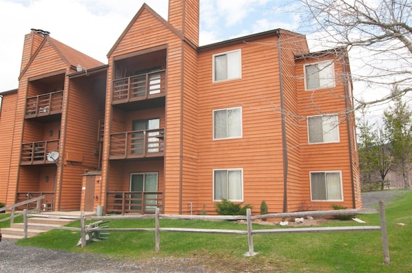 Exterior - Slopeside Condo D102 (Davis)
