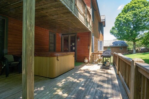 Hawthorne Lodge