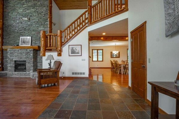 House | Living room - Hawthorne Lodge (Davis)