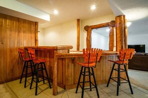 House | Private kitchen | Fridge, microwave, oven, stovetop