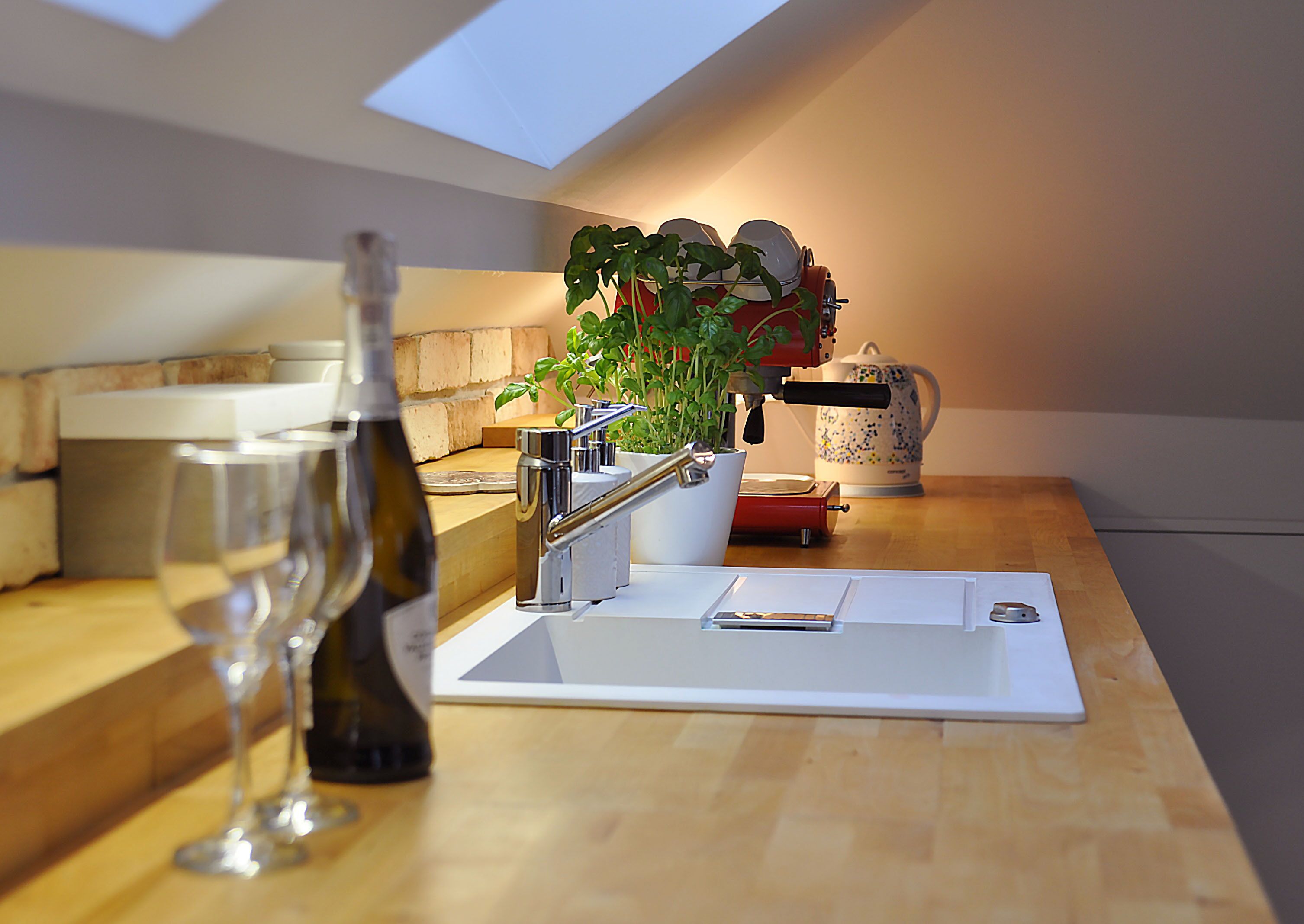 فرن، غسالة أطباق، ماكينة لصنع القهوة/الشاي، غلّاية كهربائية