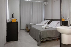 スタンダード スイート 1 ベッドルーム | 遮光カーテン、防音設備、アイロン / アイロン台、WiFi (無料)