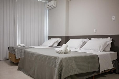 Cortinas blackout y sistema de insonorización . Graffi City House