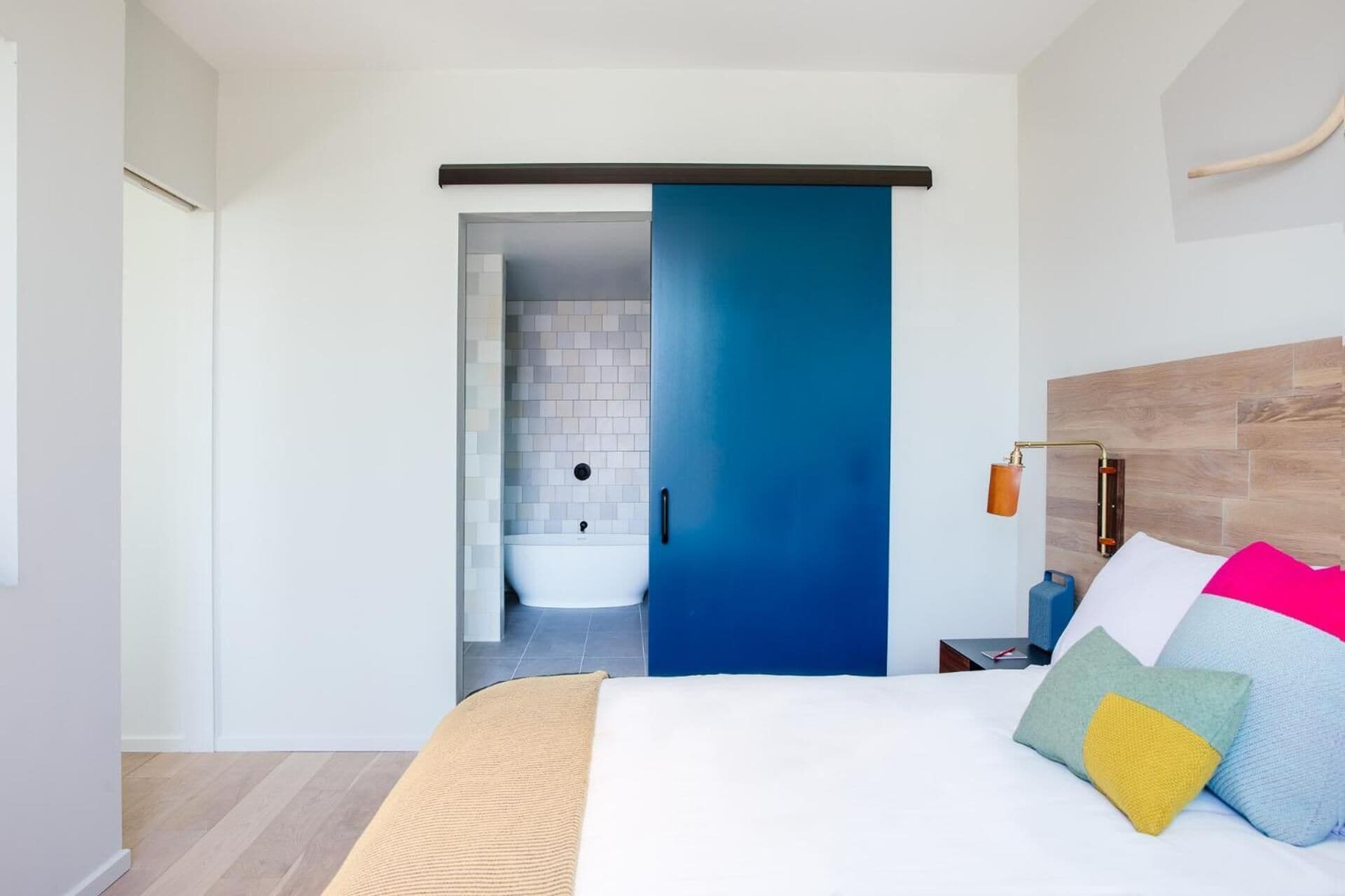 1 bedroom, egyptian cotton sheets, premium bedding, down duvets