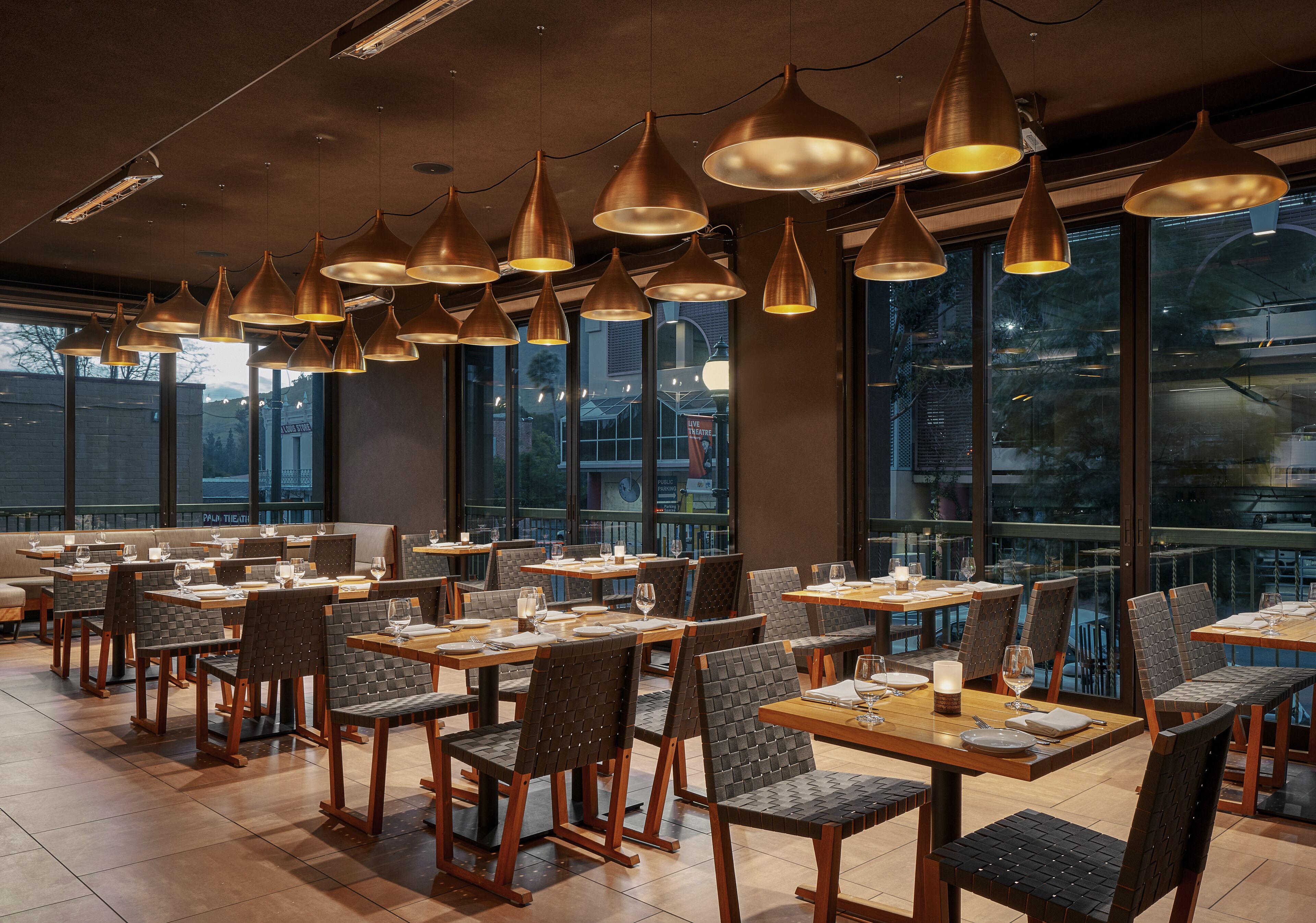 2 restaurants, breakfast, lunch, dinner served; italian cuisine