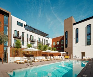Outdoor pool - Hotel San Luis Obispo (San Luis Obispo)