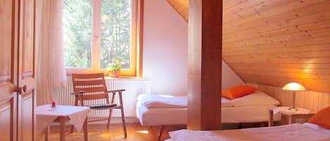 4 habitaciones y ropa de cama