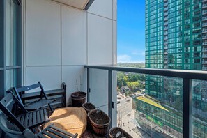 Elite Apartment, 2 Bedrooms, Fireplace, City View | Balcony - Modern Apartments in North York (Toronto)
