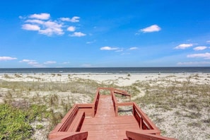 On the beach - Amelia Retreat C 3 - Hosted by Moore AI Rentals (Fernandina Beach)