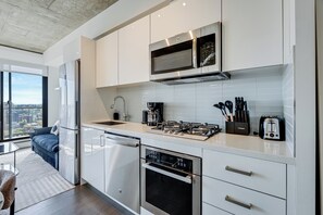 Romantic Apartment, Multiple Beds, Kitchen, City View | Private kitchen | Full-size fridge, microwave, oven, stovetop