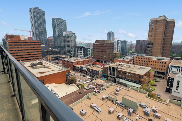 Romantic Apartment, 2 Bedrooms, Kitchen, City View | City view