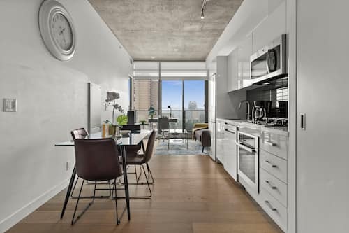 Romantic Apartment, Multiple Beds, Kitchen, City View | Private kitchen | Full-sized fridge, microwave, oven, stovetop
