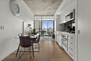 Romantic Apartment, Multiple Beds, Kitchen, City View | Private kitchen | Full-size fridge, microwave, oven, stovetop - GLOBALSTAY. Downtown Calgary Apartments  (Calgary)