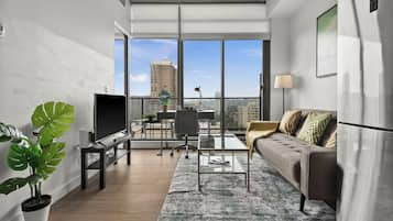 Romantic Apartment, Multiple Beds, Kitchen, City View | 2 bedrooms, individually decorated, individually furnished, desk