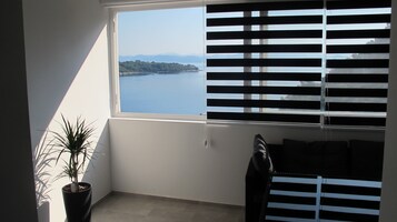 คอมฟอร์ทอพาร์ทเมนท์, 2 ห้องนอน | ระเบียง