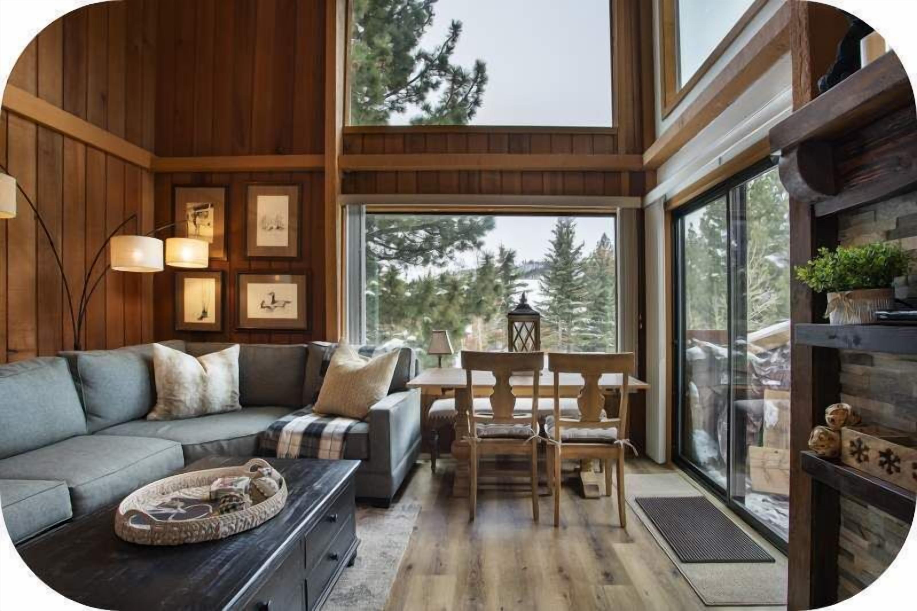 Premium 2 Bedroom Plus Loft Unit Steps from the Slopes