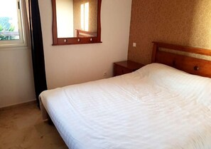 2 bedrooms