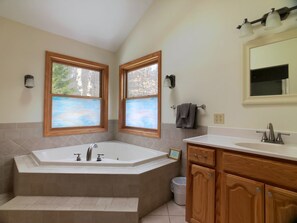 Bathroom - Yeti`s Den (Davis)