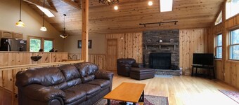Yeti`s Den