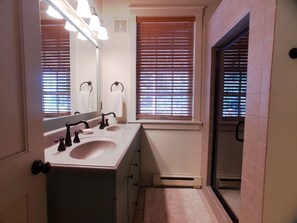 House | Bathroom