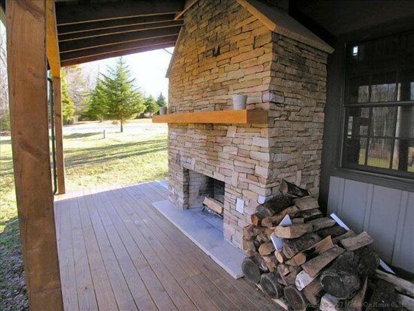 House | Balcony - Hemlock Lodge (Davis)